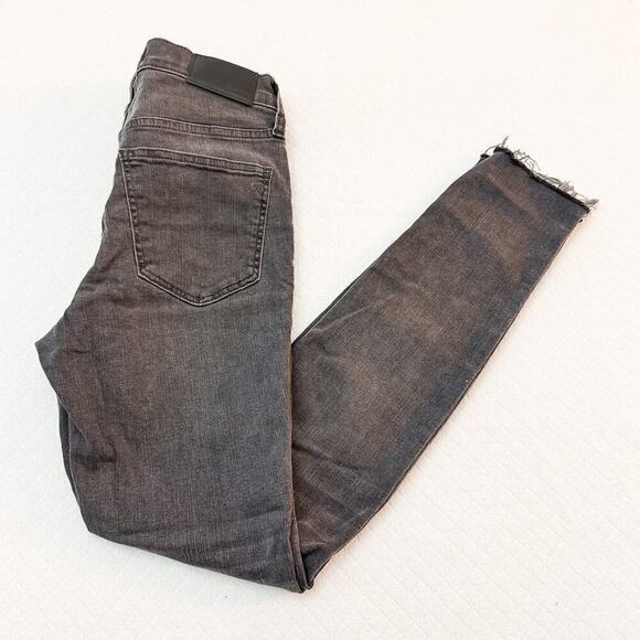 Madewell 9" Mid-Rise Skinny Gray/Black Dark Wash Denim Size 26 - Picture 8 of 8